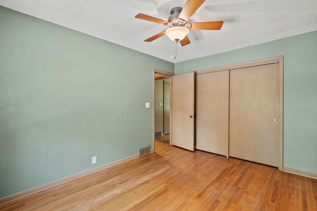 1817 Fairmeadows Drive, Bettendorf, IA 52722