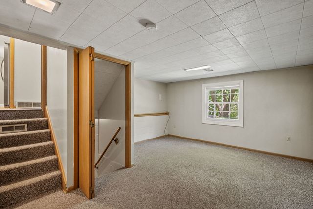 1817 Fairmeadows Drive, Bettendorf, IA 52722