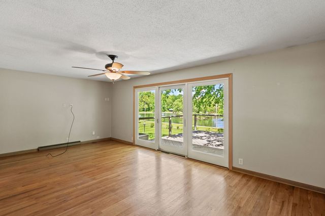 1817 Fairmeadows Drive, Bettendorf, IA 52722