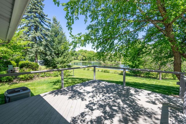 1817 Fairmeadows Drive, Bettendorf, IA 52722