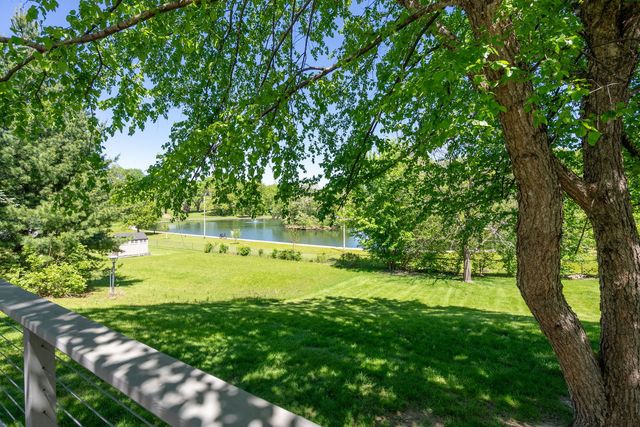 1817 Fairmeadows Drive, Bettendorf, IA 52722