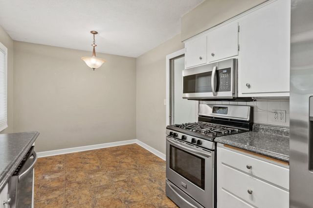 1817 Fairmeadows Drive, Bettendorf, IA 52722