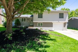 1817 Fairmeadows Drive, Bettendorf, IA 52722