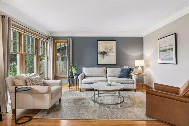 1375 Wellesley Avenue, Saint Paul, MN 55105