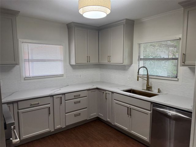 607 E Hundley Drive, Lake Dallas, TX 75065