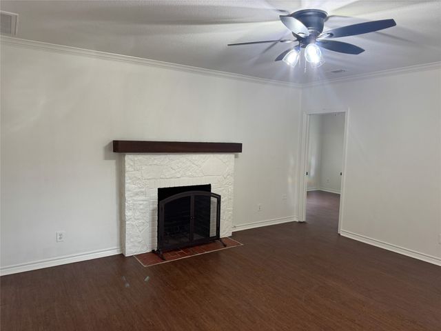 607 E Hundley Drive, Lake Dallas, TX 75065