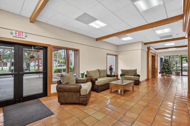 5 Flamenco Way, Port St. Lucie, Port St Lucie, FL 34952