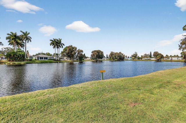 5 Flamenco Way, Port St. Lucie, Port St Lucie, FL 34952