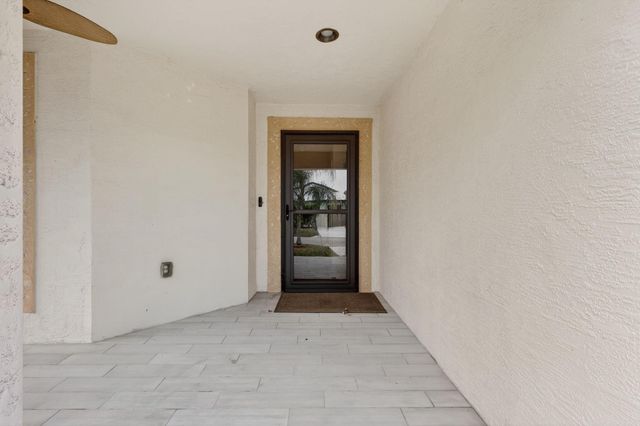 5 Flamenco Way, Port St. Lucie, Port St Lucie, FL 34952