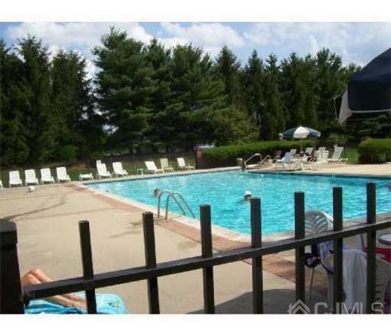 313 Wimbeldon Court, North Brunswick, NJ 08902