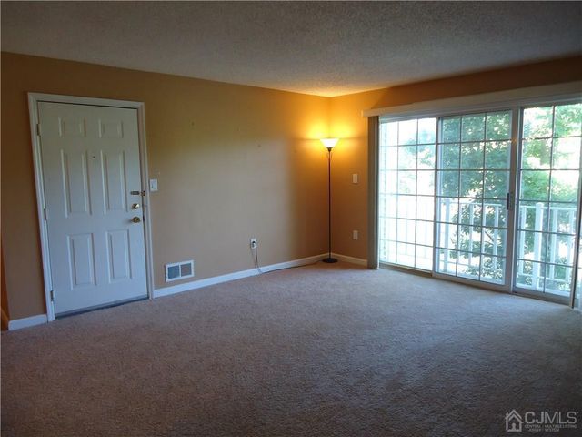 313 Wimbeldon Court, North Brunswick, NJ 08902
