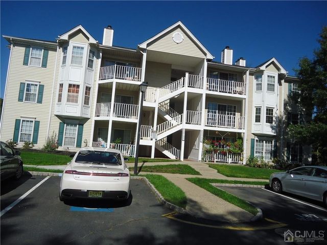 313 Wimbeldon Court, North Brunswick, NJ 08902