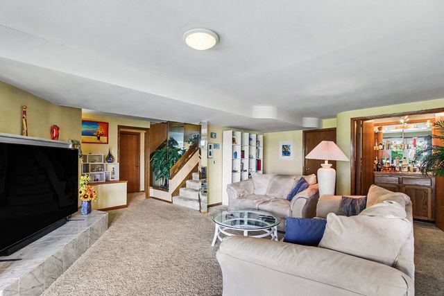 26469 N Il Route 83, Mundelein, IL 60060