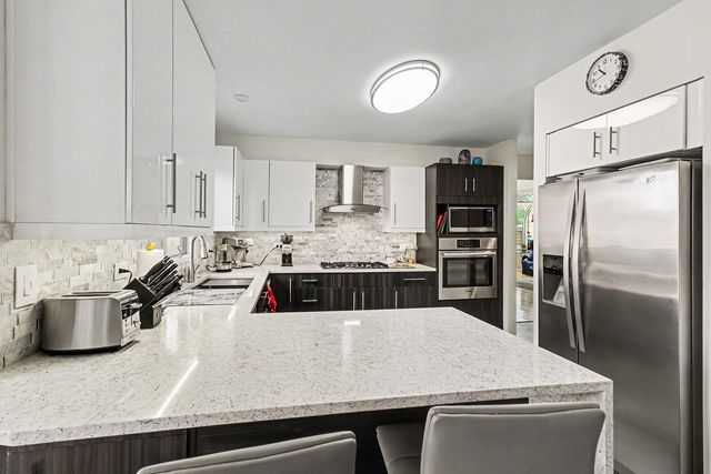 26469 N Il Route 83, Mundelein, IL 60060