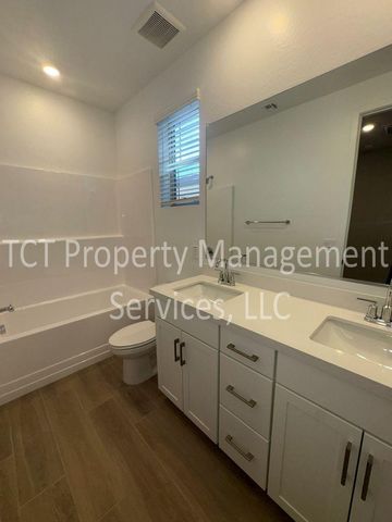 808 W Sparrow Drive, San Tan Valley, AZ 85140
