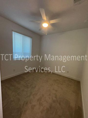 808 W Sparrow Drive, San Tan Valley, AZ 85140
