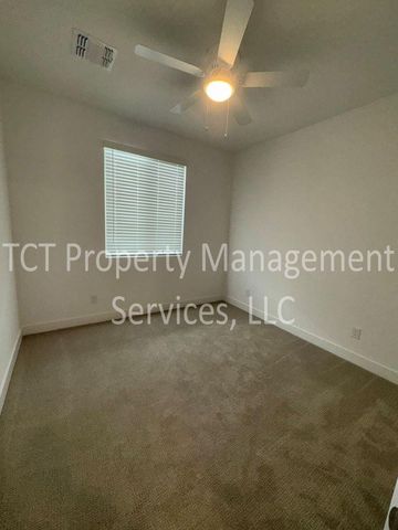 808 W Sparrow Drive, San Tan Valley, AZ 85140