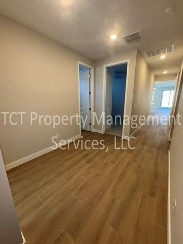 808 W Sparrow Drive, San Tan Valley, AZ 85140