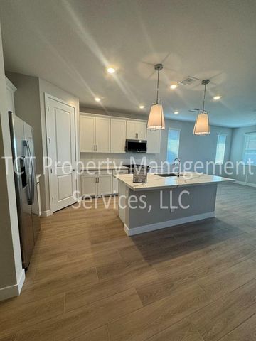 808 W Sparrow Drive, San Tan Valley, AZ 85140