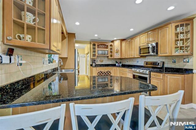 123 Sussex Road, Bergenfield, NJ 07621