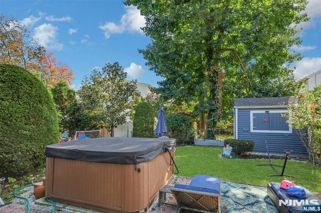 123 Sussex Road, Bergenfield, NJ 07621