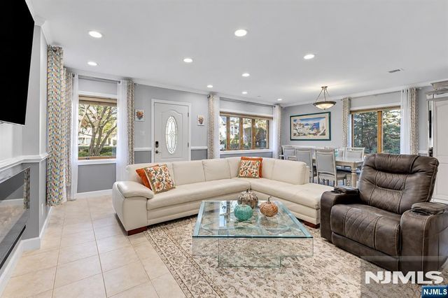 123 Sussex Road, Bergenfield, NJ 07621