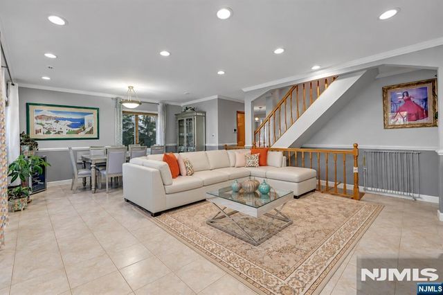 123 Sussex Road, Bergenfield, NJ 07621