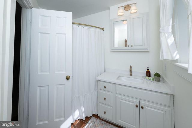 112 PLEASANT GROVE RD, Long Valley, NJ 07853