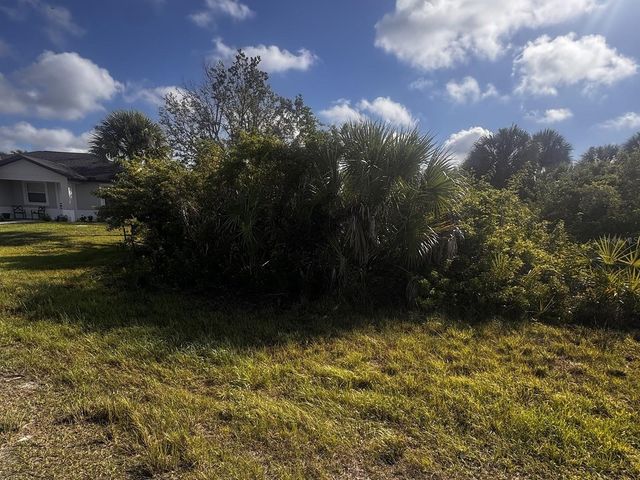 104 ARROW LANE, Rotonda West, FL 33947