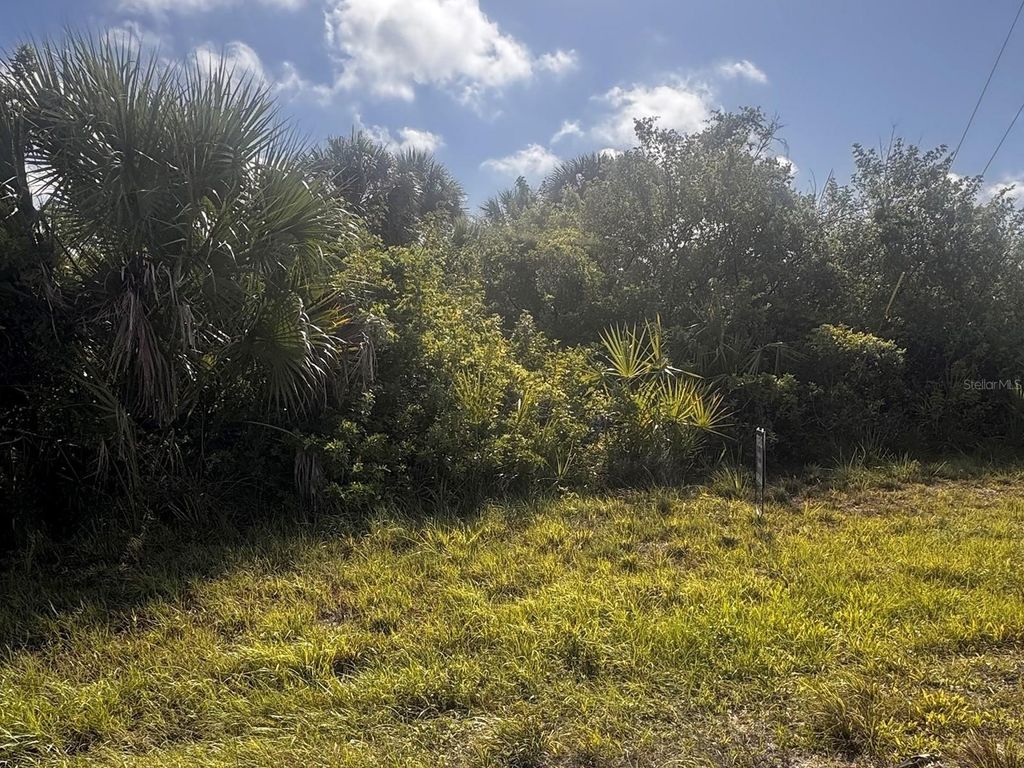 104 ARROW LANE, Rotonda West, FL 33947
