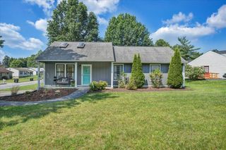 2914 Elderwood RD, Salem, VA 24153