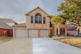 611 Blue Sky Drive, Arlington, TX 76002