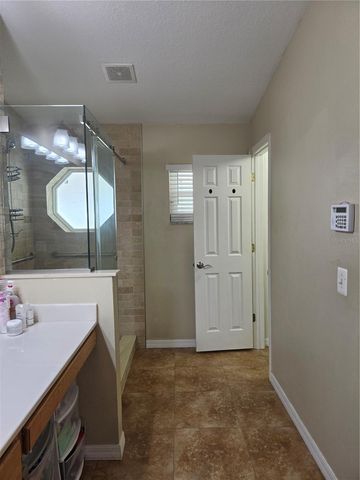 2215 KINGSCREST CIRCLE, Apopka, FL 32712