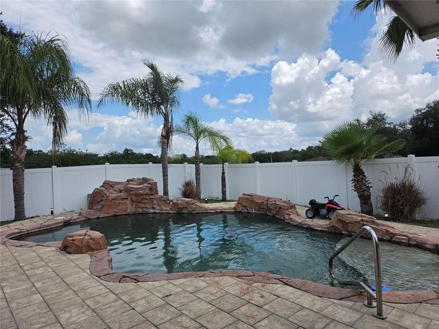 2215 KINGSCREST CIRCLE, Apopka, FL 32712