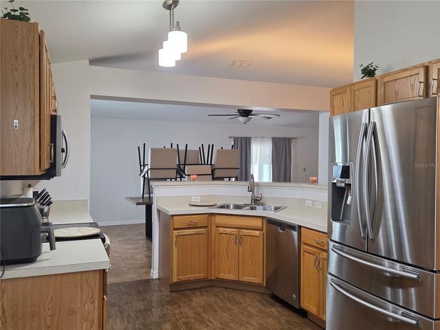 2215 KINGSCREST CIRCLE, Apopka, FL 32712
