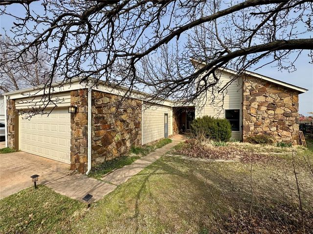 501 SE 34th Street, Moore, OK 73160