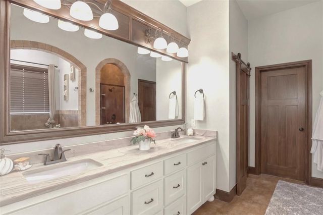 4516 Boulder Bridge Way, Edmond, OK 73034