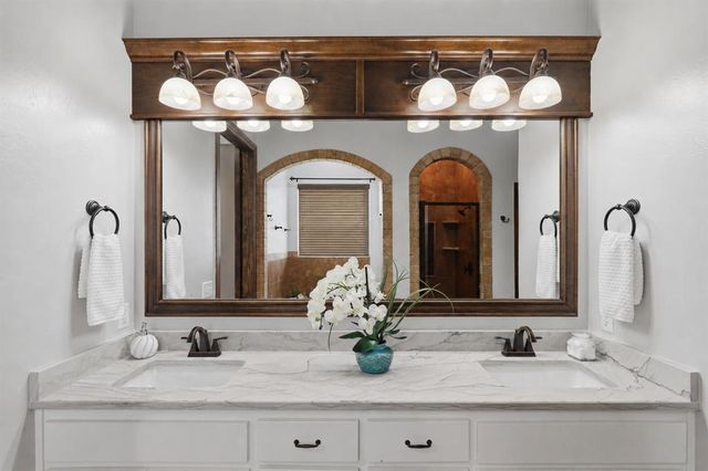 4516 Boulder Bridge Way, Edmond, OK 73034