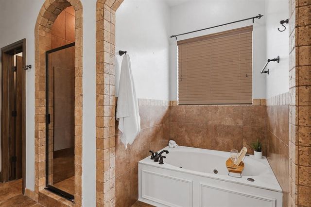 4516 Boulder Bridge Way, Edmond, OK 73034