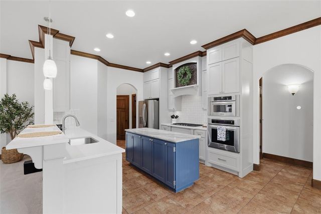 4516 Boulder Bridge Way, Edmond, OK 73034