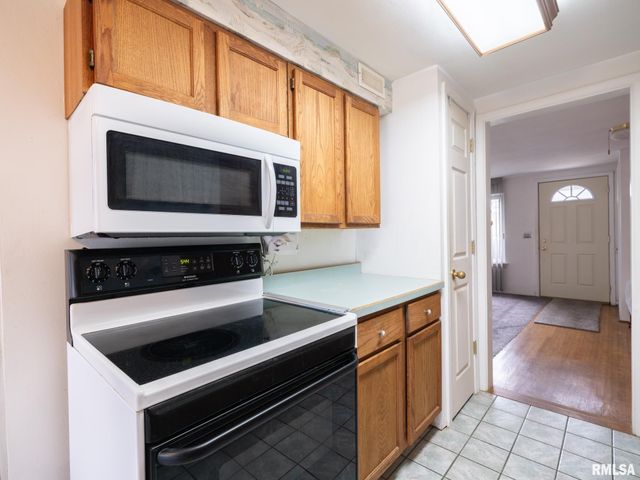 1705 N 12TH Street, Pekin, IL 61554