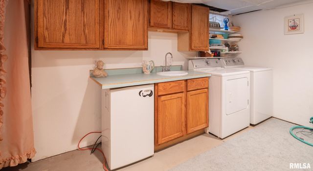 1705 N 12TH Street, Pekin, IL 61554
