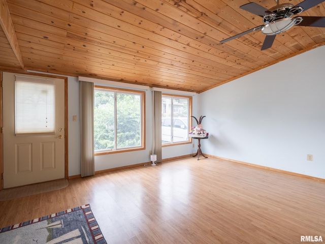1705 N 12TH Street, Pekin, IL 61554