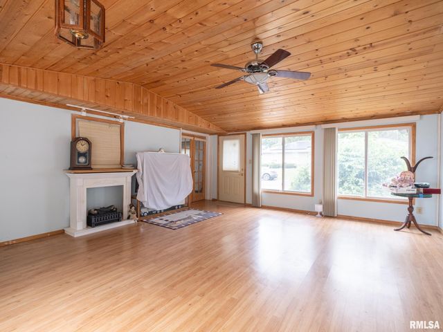1705 N 12TH Street, Pekin, IL 61554