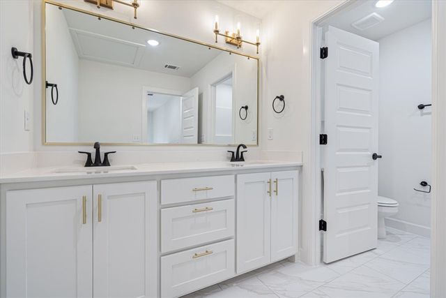 6908 SW Orange Avenue, Bentonville, AR 72713