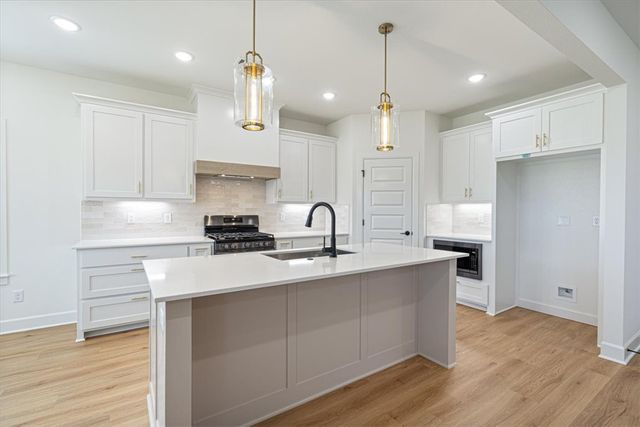 6908 SW Orange Avenue, Bentonville, AR 72713