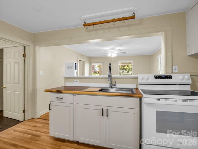159 Onteora Boulevard, Asheville, NC 28803