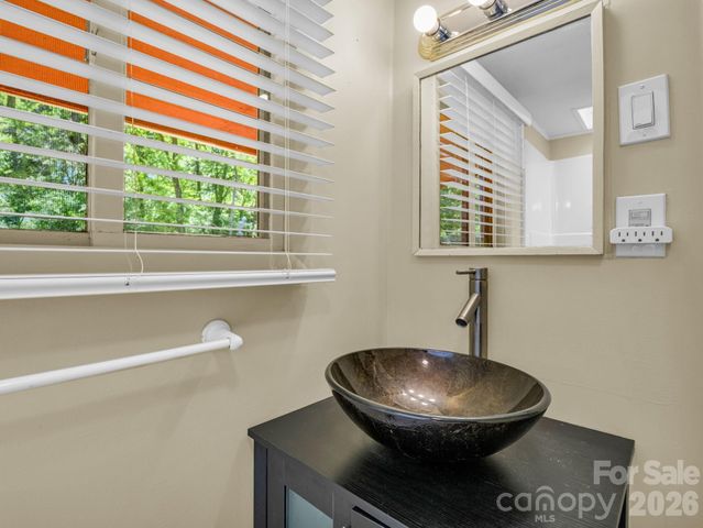159 Onteora Boulevard, Asheville, NC 28803