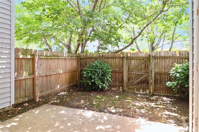 619 Sedgefield CT, Chesapeake, VA 23322