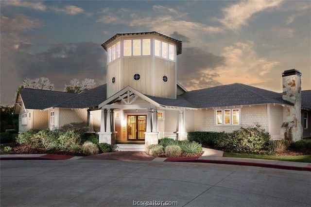 1725 Harvey Mitchell S 411, College Station, TX 77840